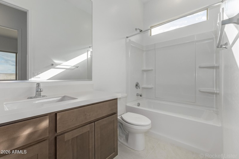 PHX_TV_Lot 2005_Currant_17408_Bath3