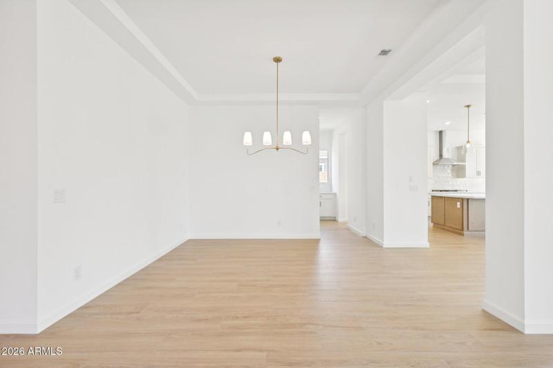 7-web-or-mls-E Twin Acres Dr-S1103-007