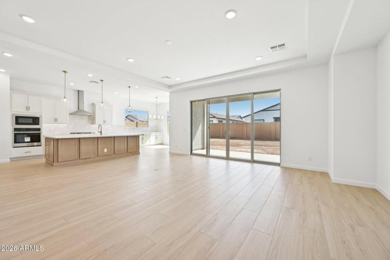 11-web-or-mls-E Twin Acres Dr-S1103-011