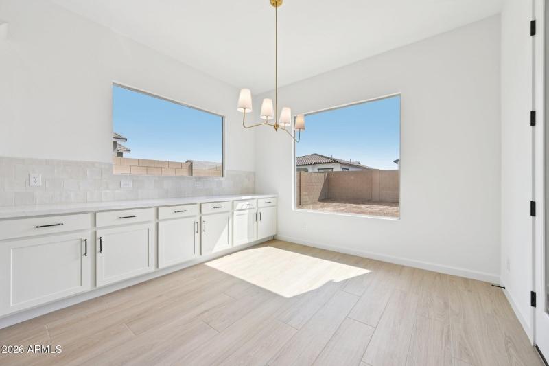 13-web-or-mls-E Twin Acres Dr-S1103-013