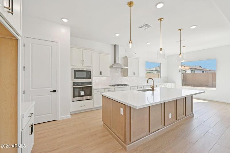 15-web-or-mls-E Twin Acres Dr-S1103-015