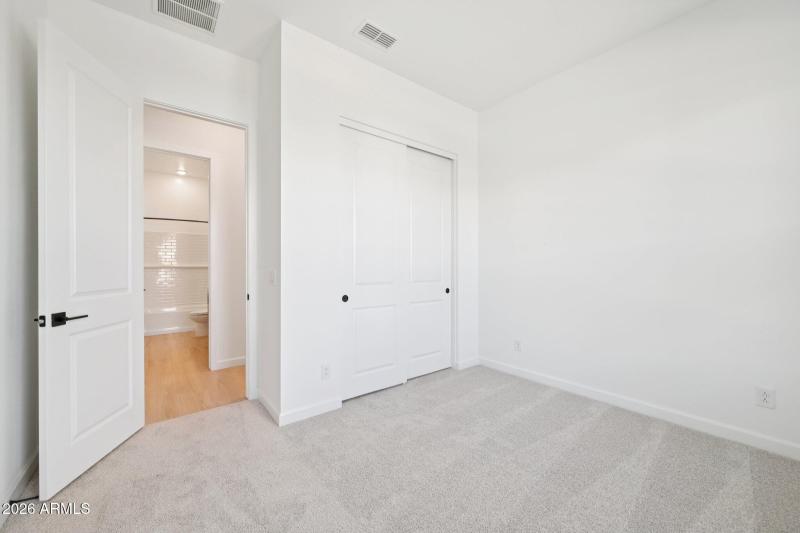 23-web-or-mls-E Twin Acres Dr-S1103-023