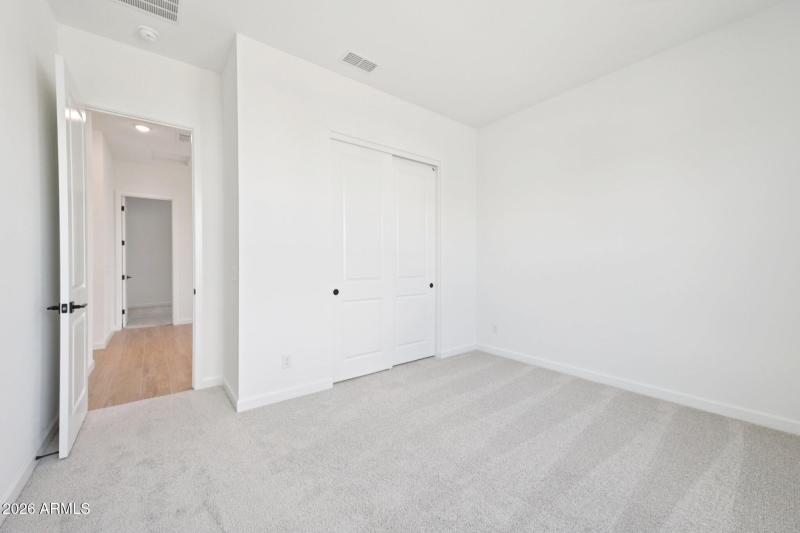 28-web-or-mls-E Twin Acres Dr-S1103-028