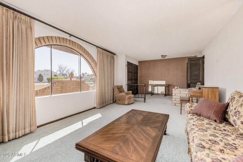 Entry & Sitting Area