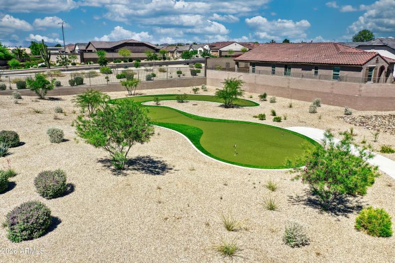 Yacht Club Putting Greens