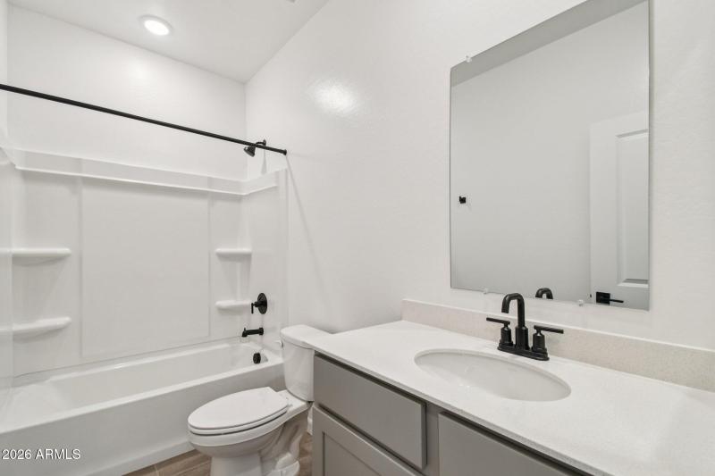 14-web-or-mls-W Tamarisk Ave-S1403-014