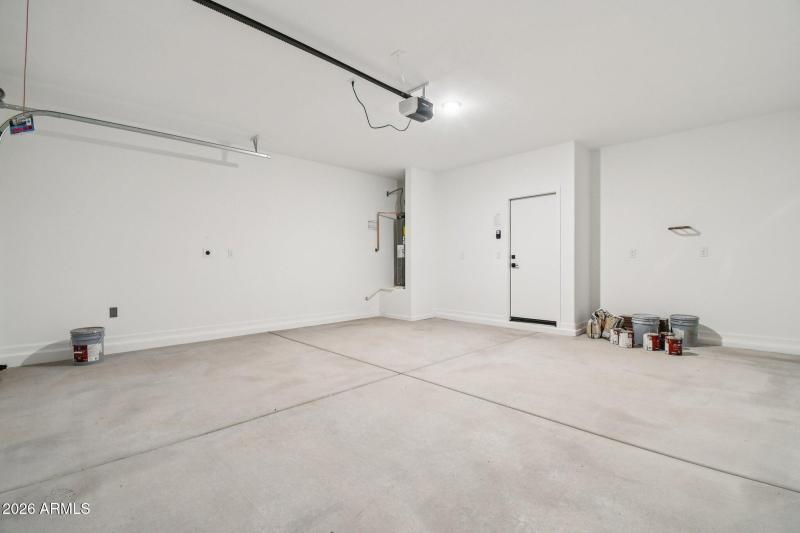 25-web-or-mls-W Tamarisk Ave-S1403-025