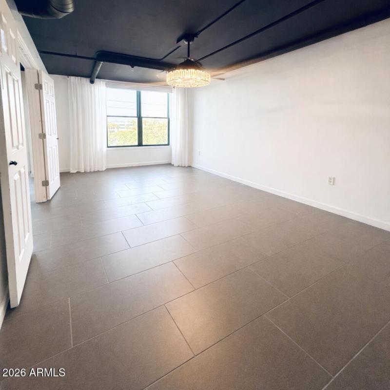 6B6DF95F-CB87-48E6-BDCE-45E196E70F2D