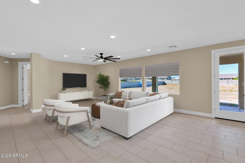 58-web-or-mls-21-web-or-mls-P1569389-3