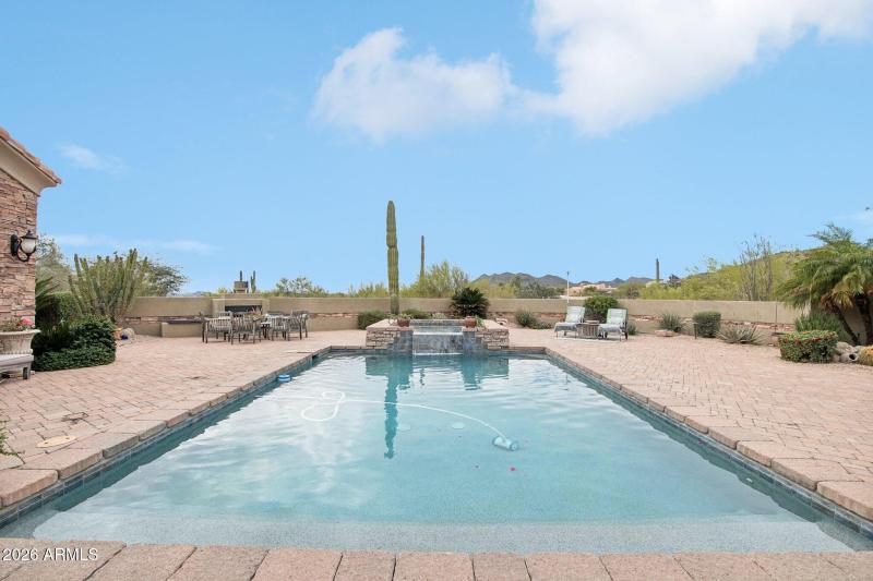 6-web-or-mls-E Canyon Ridge N Dr-S1603-0