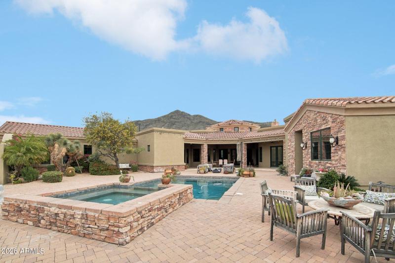 9-web-or-mls-E Canyon Ridge N Dr-S1603-0