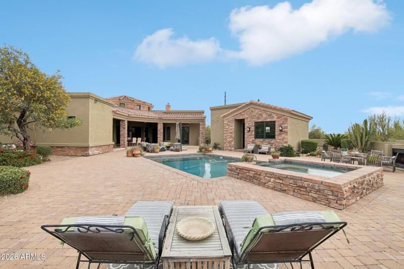 11-web-or-mls-E Canyon Ridge N Dr-S1603-