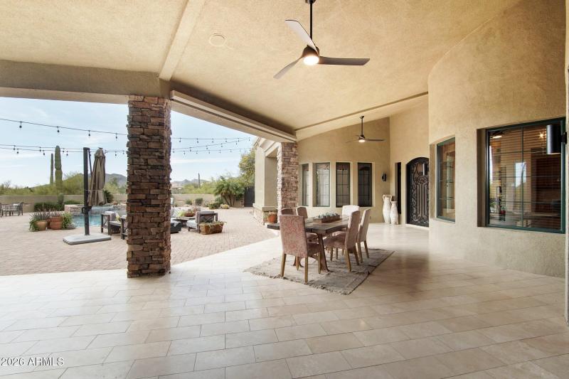 14-web-or-mls-E Canyon Ridge N Dr-S1603-