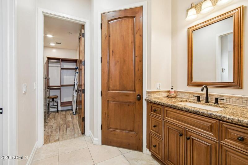 32-web-or-mls-E Canyon Ridge N Dr-S1603-