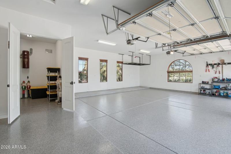 10-web-or-mls-E Canyon Ridge N Dr-S1903-