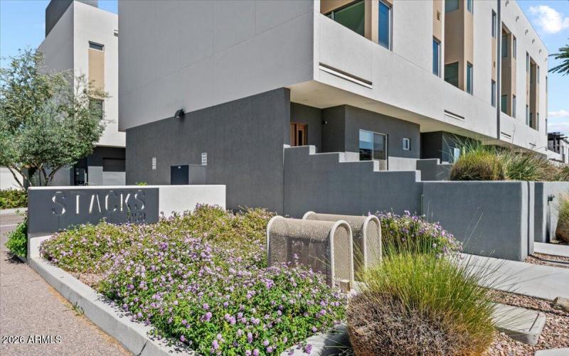 Stacks 8 Unit Townhome Complex