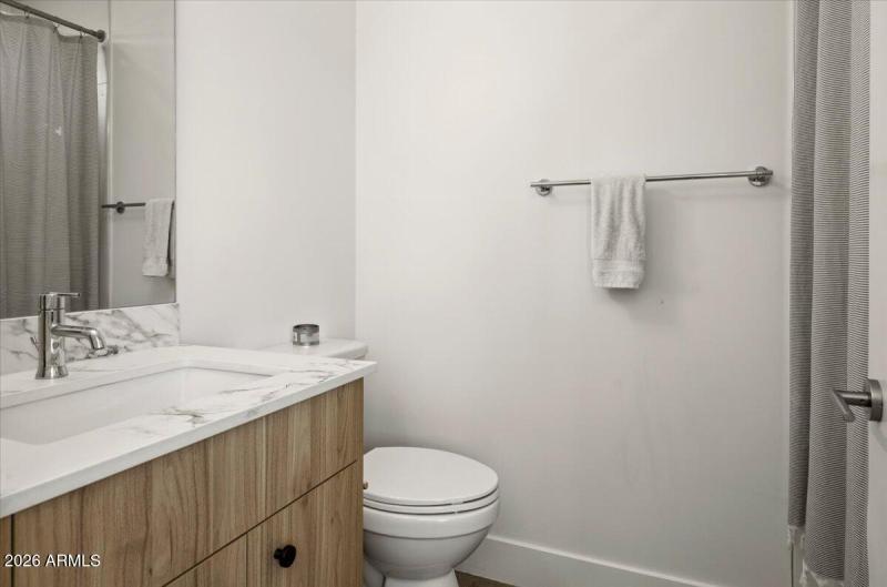 Donwstairs En Suite Bath