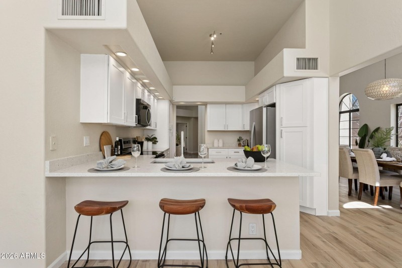 16-web-or-mls-8059-e-cortez-dr