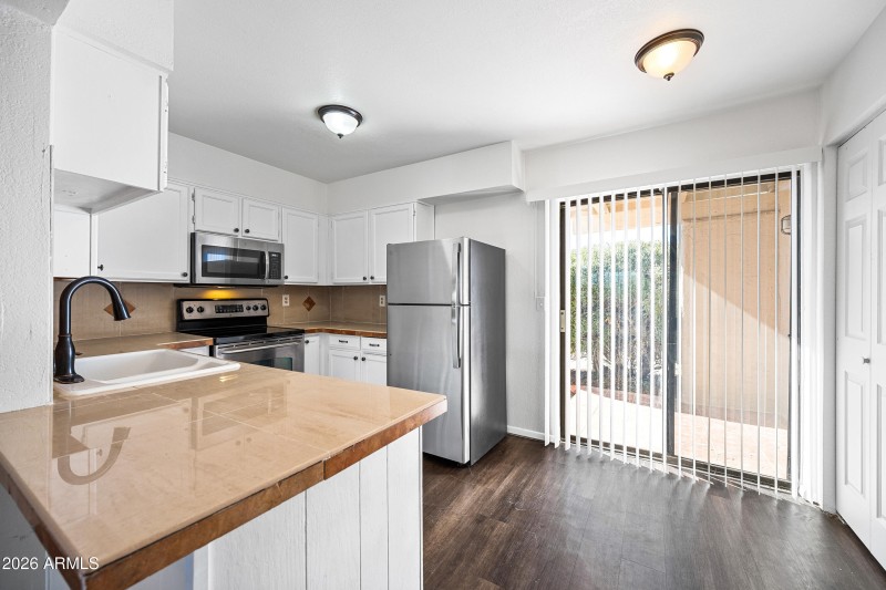 8-12247NFHVA-ocupix-