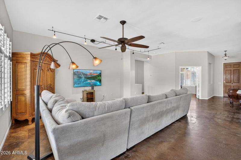 4-web-or-mls-009S Four Peaks Pl-