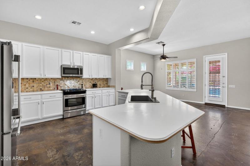 10-web-or-mls-014S Four Peaks Pl-