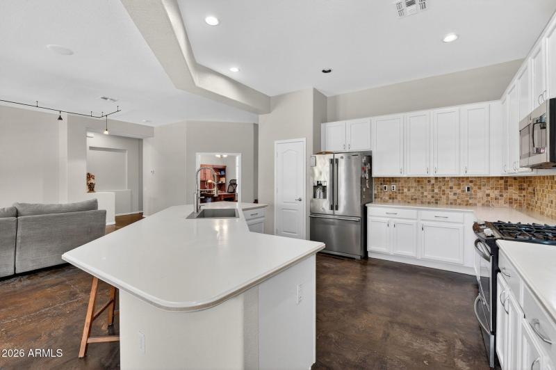 11-web-or-mls-015S Four Peaks Pl-