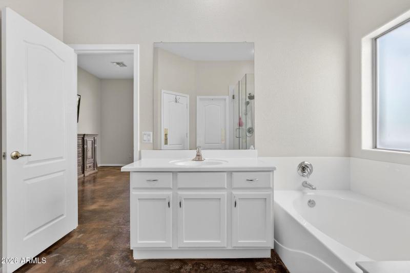 22-web-or-mls-030S Four Peaks Pl-