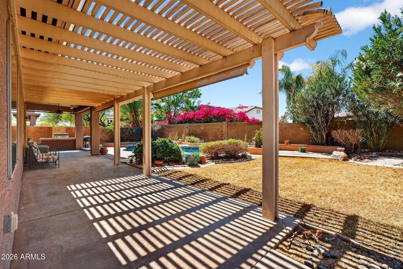 42-web-or-mls-038S Four Peaks Pl-