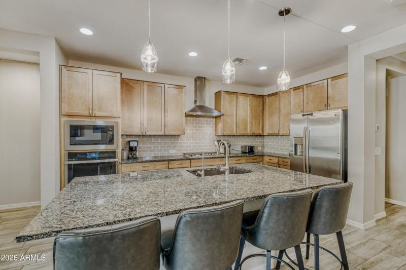 16016 W Creedance Blvd - Gourmet Kitchen