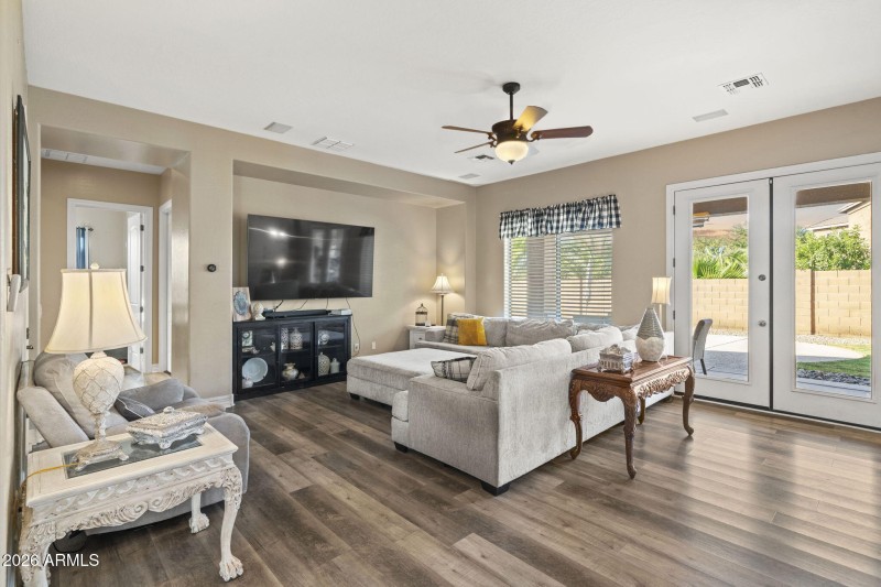 21-web-or-mls-CAP08679