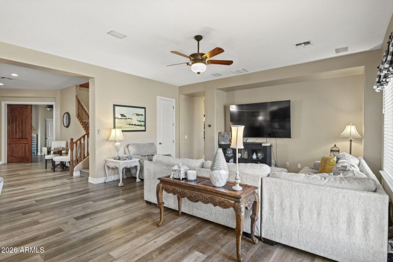 22-web-or-mls-CAP08670