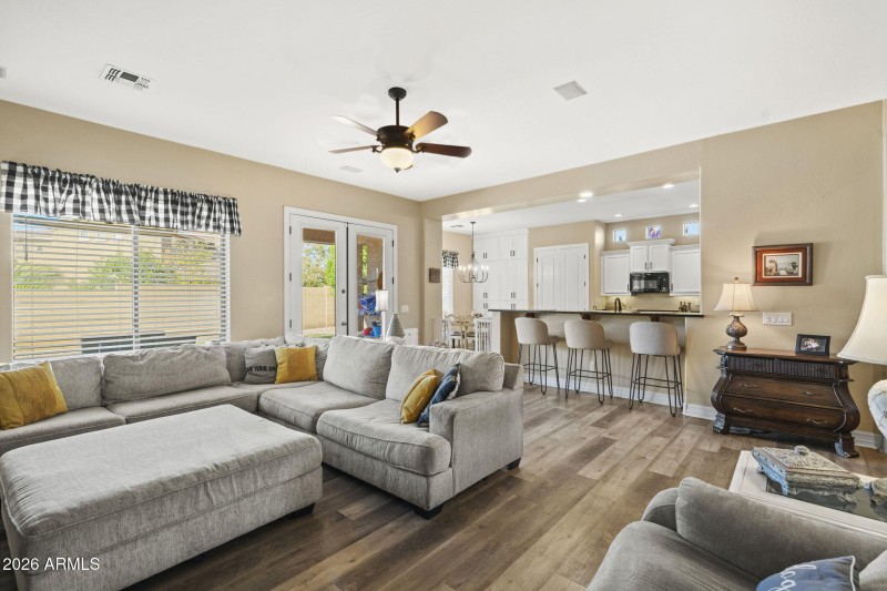 25-web-or-mls-CAP08685