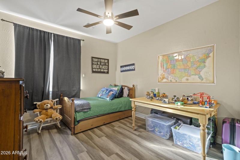 49-web-or-mls-CAP08778