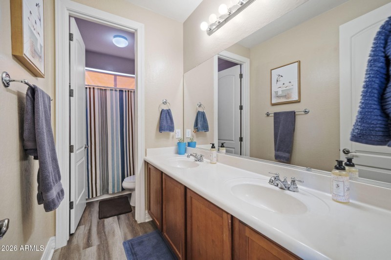 51-web-or-mls-CAP08787