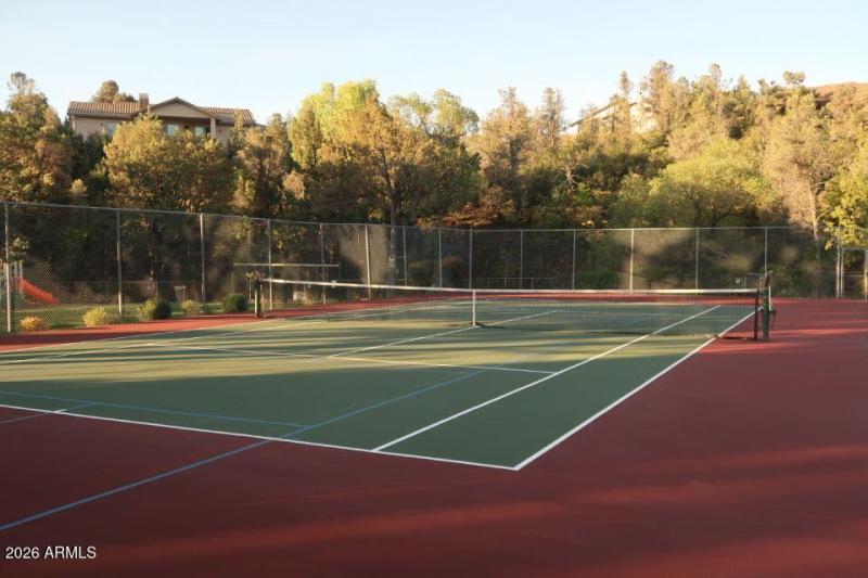 Tennis/Pickelball Courts
