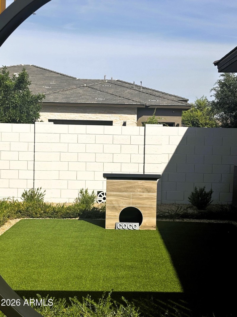 Merion Doggie House