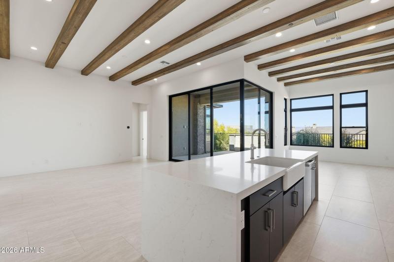 Kitchen W 90-Degree Slider