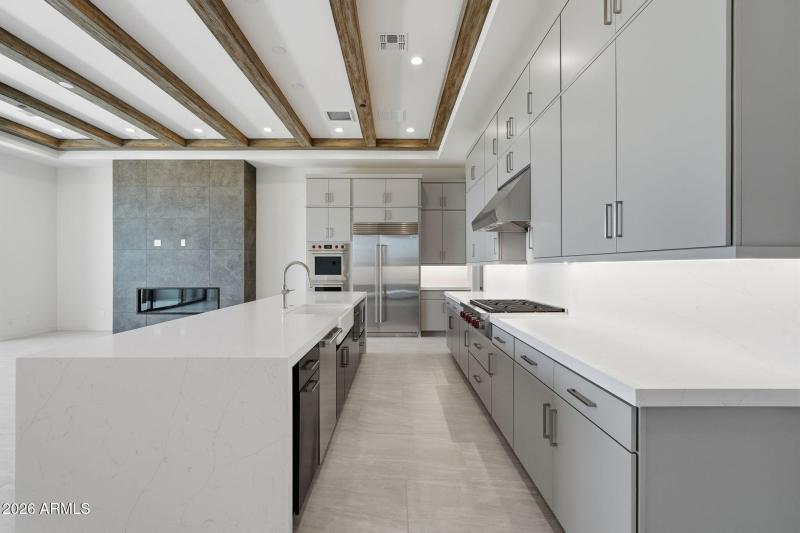 Kitchen W SS Appliances