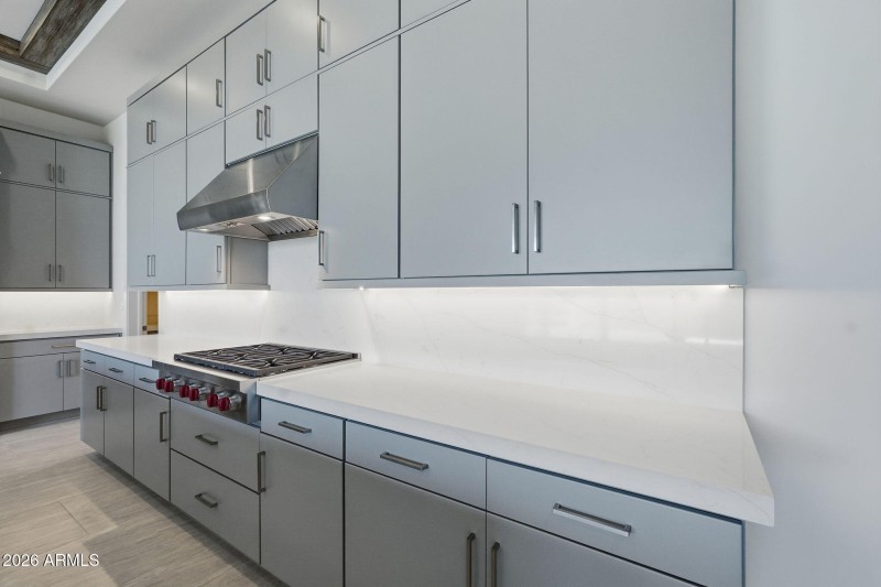 Kitchen W Quartz Countertops