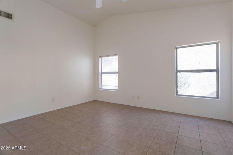 19-web-or-mls-Qp-2284