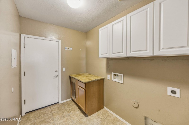 30-web-or-mls-1542 E Chaparral Pl-218