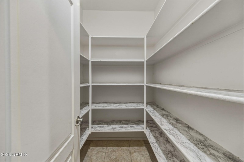 56-web-or-mls-1542 E Chaparral Pl-243