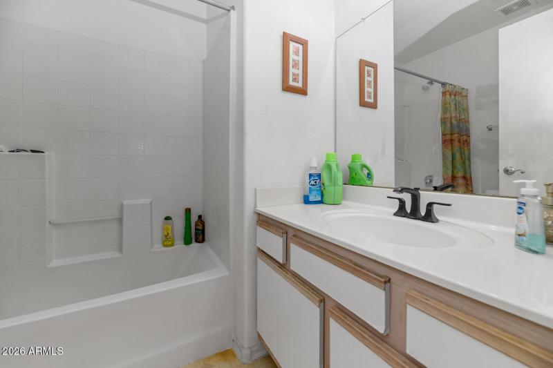 860 N McQueen Rd-large-015-009-860 N McQ