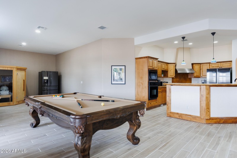 10203 N Burris - Living Room