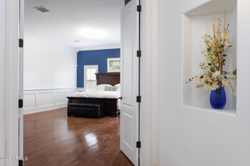 10203 N Burris - Primary Bedroom Entry