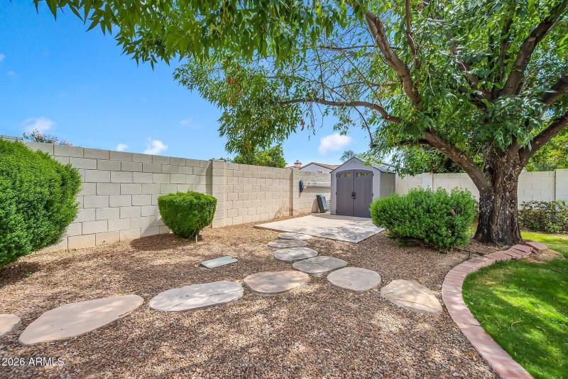 SO Much Charm in This Backyard!