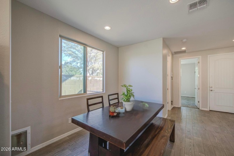 04-Dining area.jpg - Edited