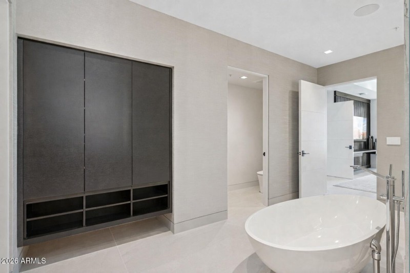 Ensuite Storage
