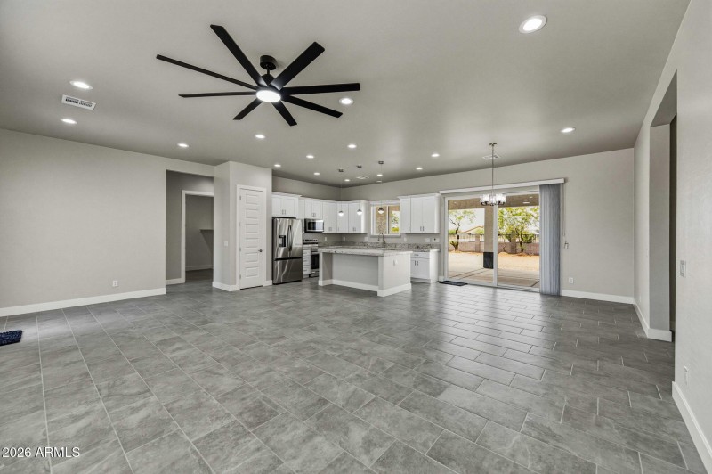 37-web-or-mls-15030 S Indian Bend Ln-201