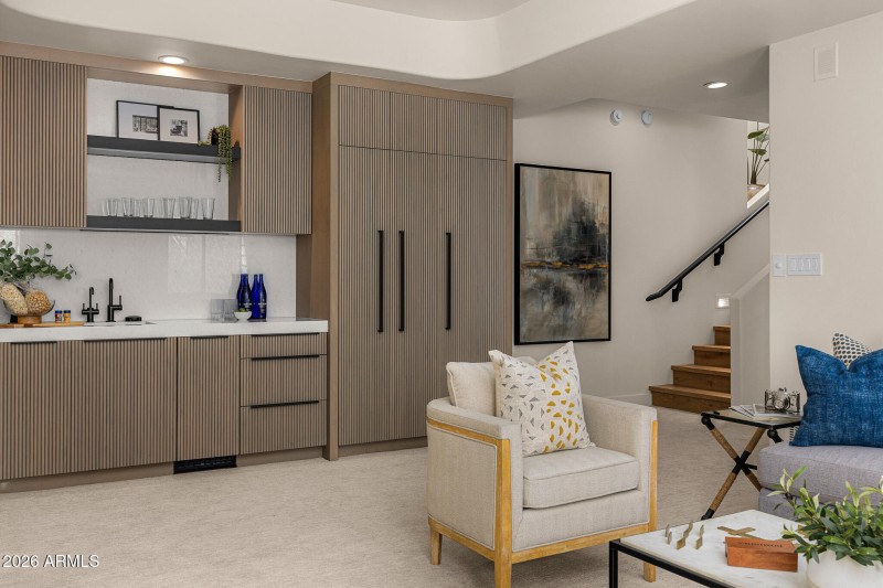 basement guest lounge3